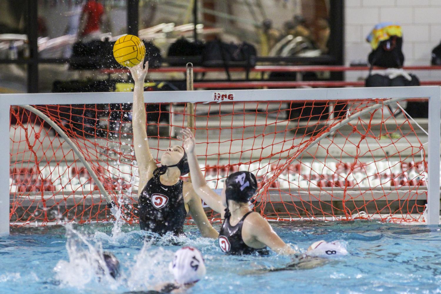 <a href='http://227515.chinaqinyu.com'>全球十大赌钱排行app</a> student athletes compete in a water polo tournament on campus.